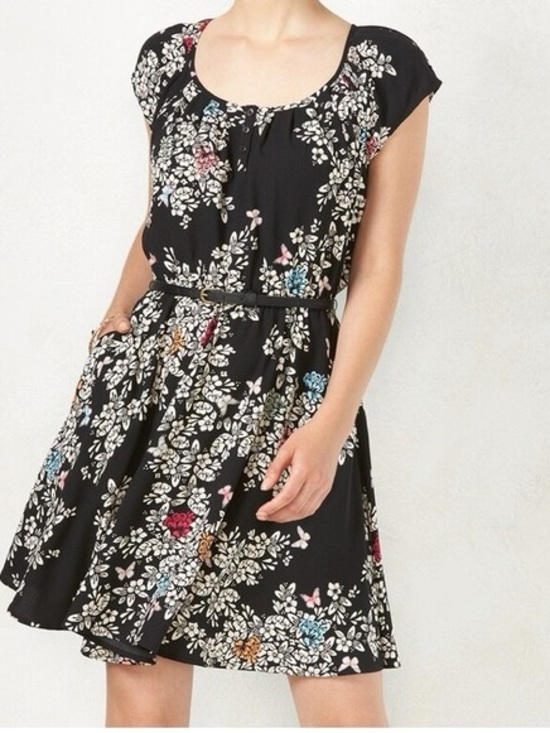 LC Lauren Conrad Dresses & Skirts - LC Lauren Conrad Black Floral Scoop-Neck Dress with Multicolor Blooms